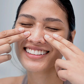 Zenmira Hydrocolloid Nose Patches — model during